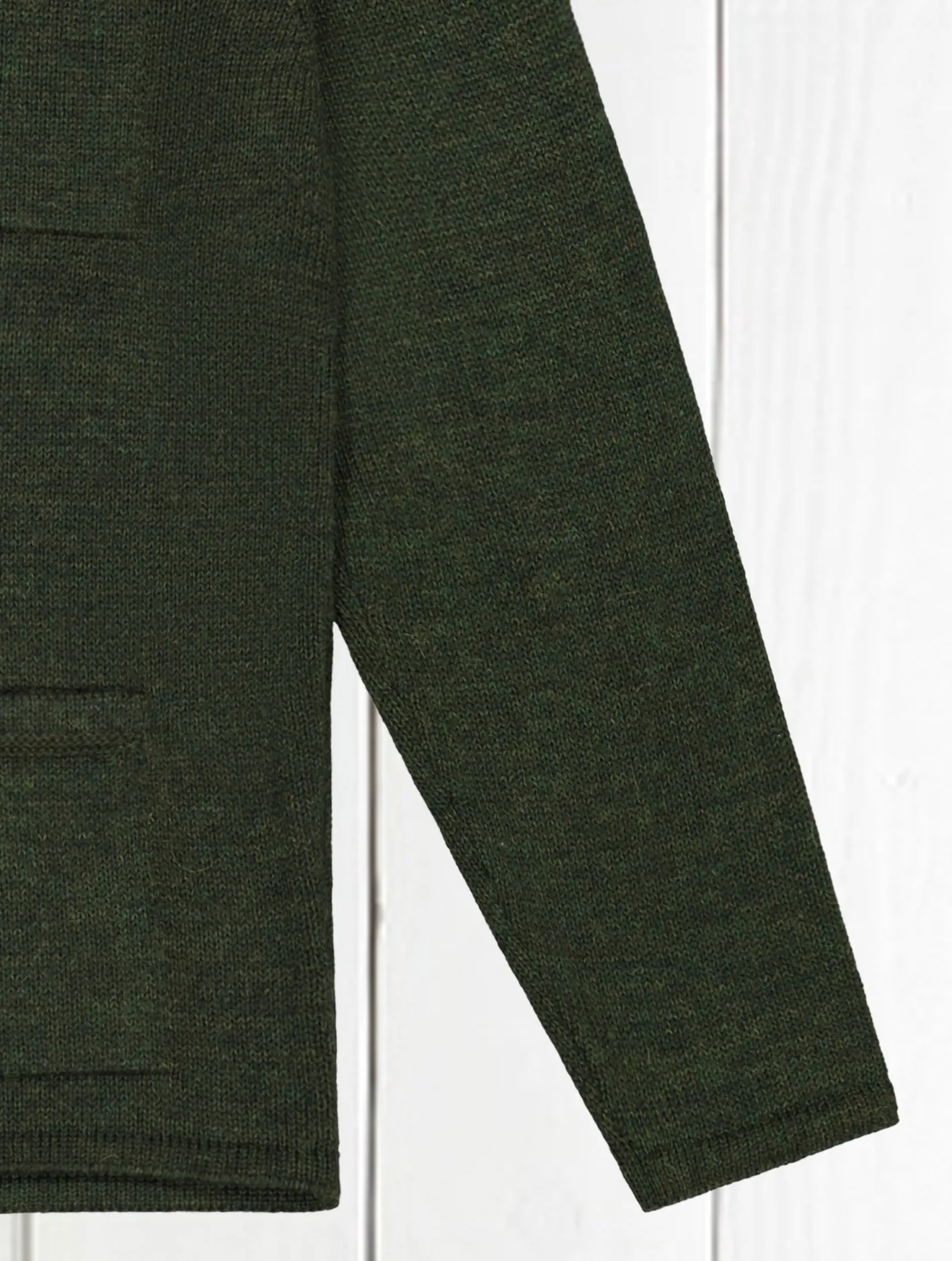 veste_inis_mein_en_alpaga_mrinos_cachemire_et_soie_kaki_4.webp hollington Inis Meáin | Maille*veste Inis Meáin en alpaga mérinos cachemire et soie kaki