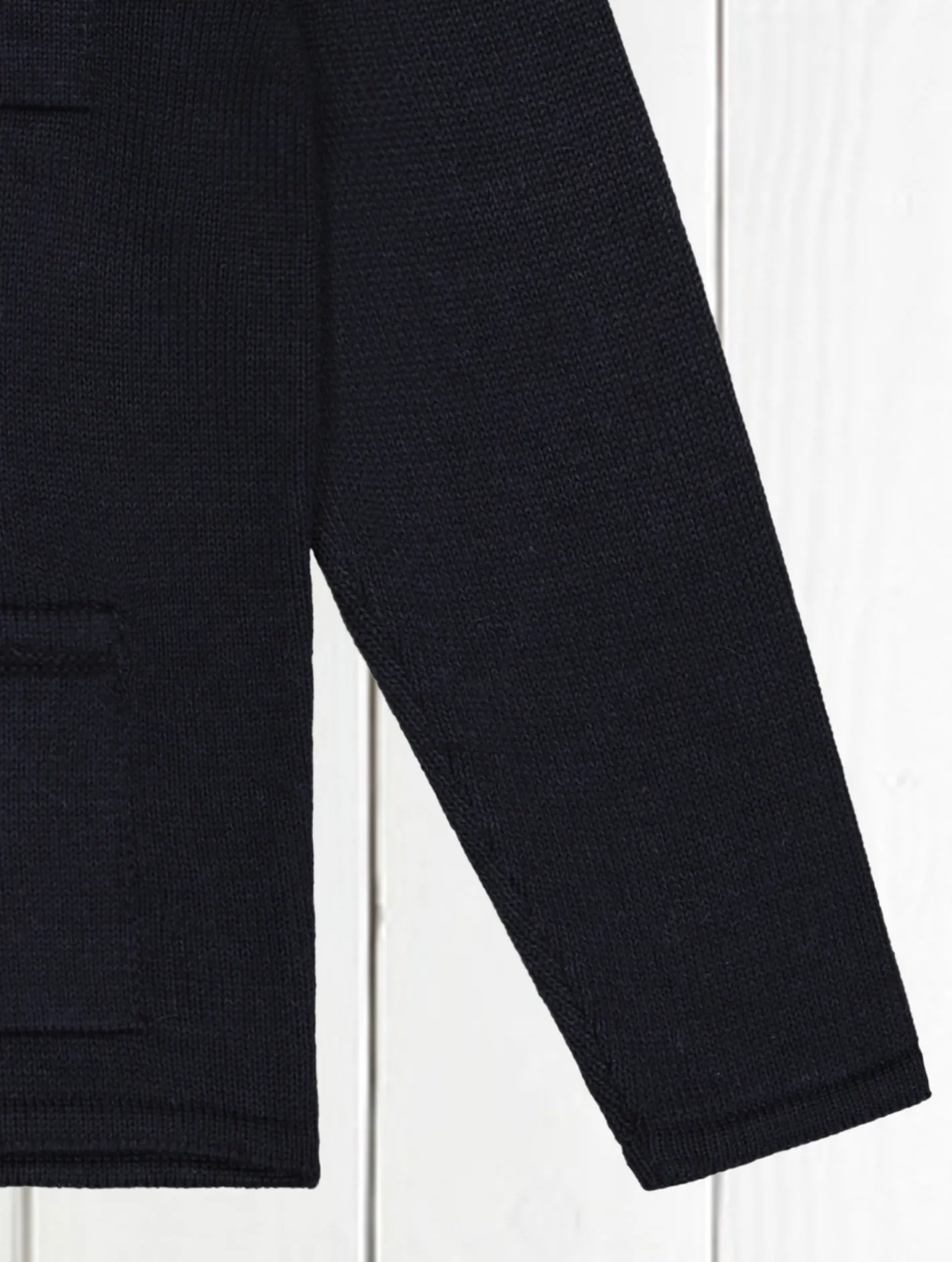 veste_inis_mein_en_alpaga_mrinos_cachemire_et_soie_noir_3.webp hollington Inis Meáin | Maille*veste Inis Meáin en alpaga mérinos cachemire et soie noir